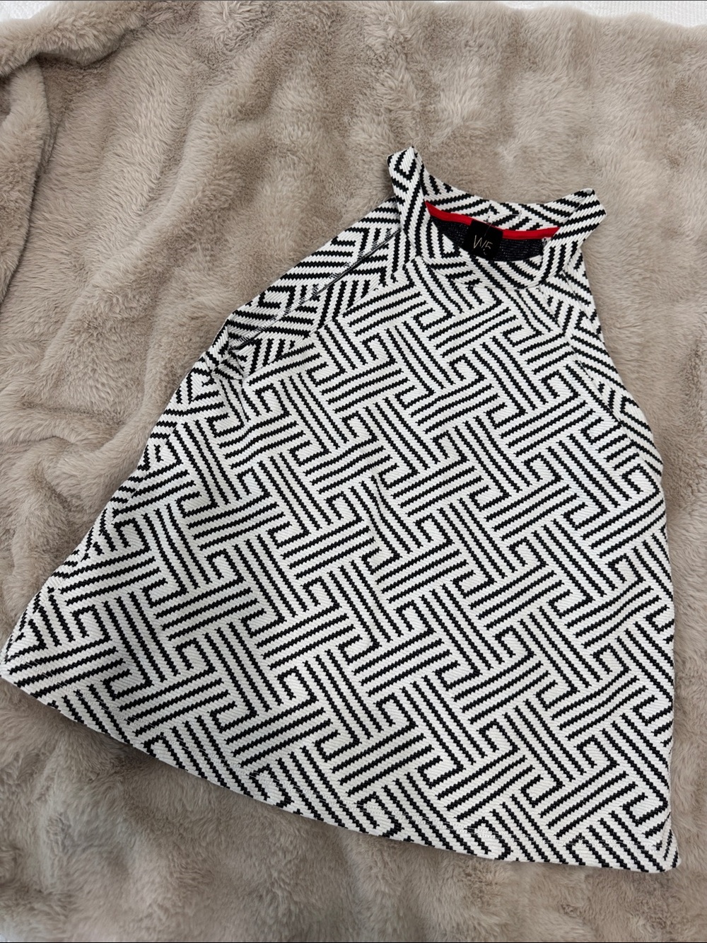 W5 Black and White Geometric Halter Tank size S